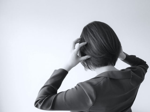 膣カンジダに悩む女性